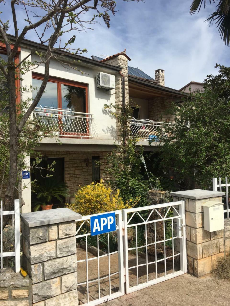 Apartments Vuica Umag Exterior foto